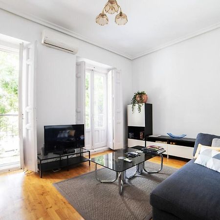 Bright Apartment In Historical City Center Madrid Eksteriør billede