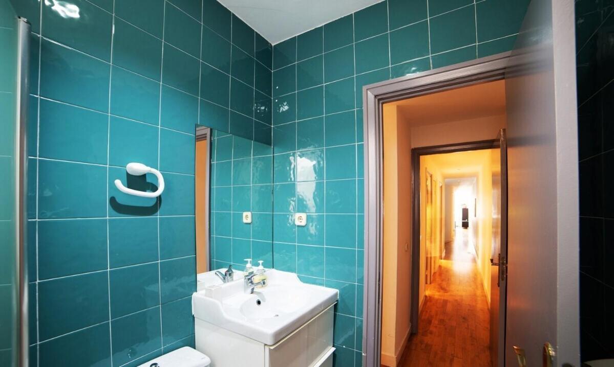 Bright Apartment In Historical City Center Madrid Eksteriør billede