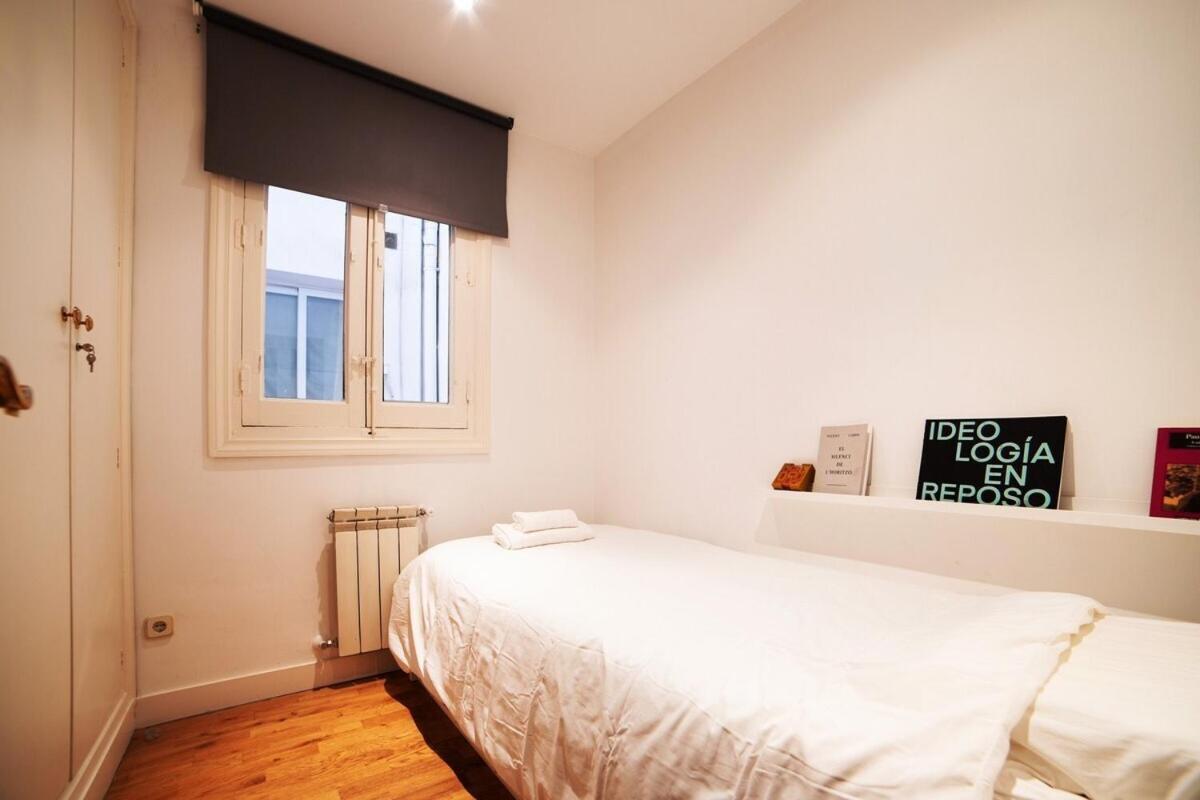 Bright Apartment In Historical City Center Madrid Eksteriør billede