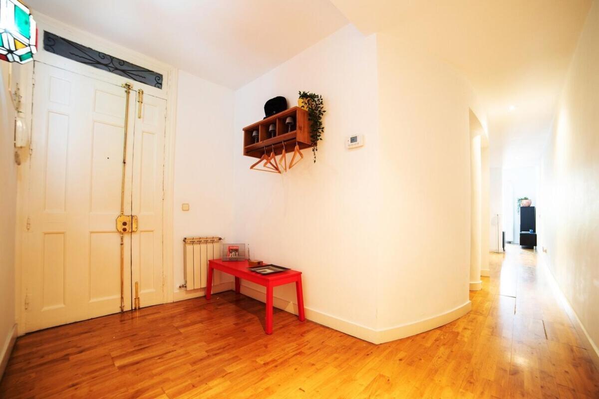 Bright Apartment In Historical City Center Madrid Eksteriør billede