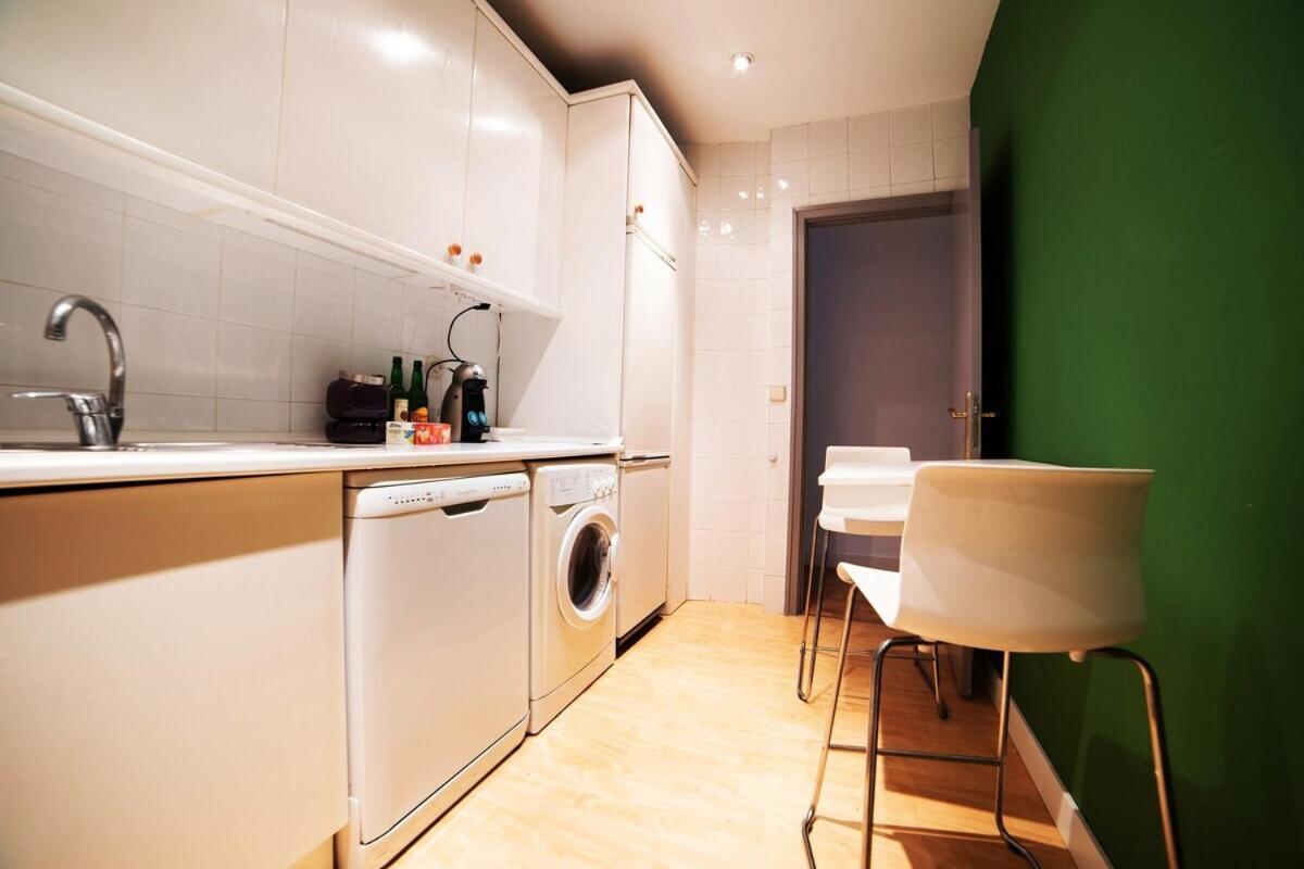 Bright Apartment In Historical City Center Madrid Eksteriør billede